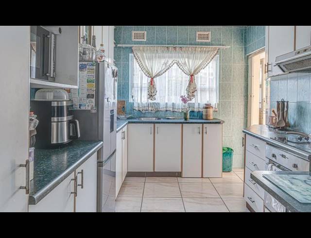 3 BEDROOM HOUSE FOR SALE IN NORTHDENE